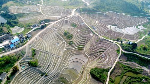 大梁子村土地整理后航拍图