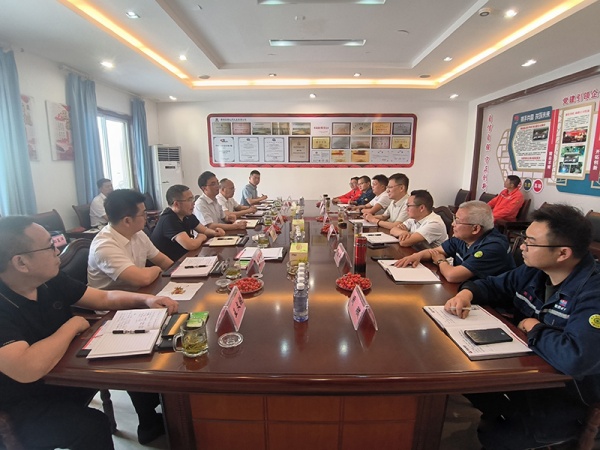 许家斌带队到攀枝花青杠坪矿业有限公司拜会交流 许家斌带队到攀枝花青杠坪矿业有限公司拜会交流