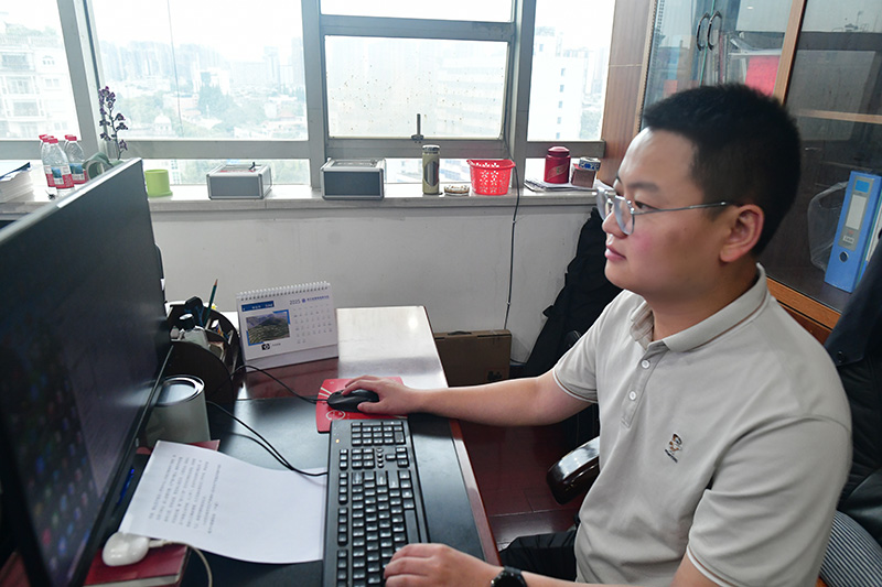 周军鹏照片 周军鹏照片