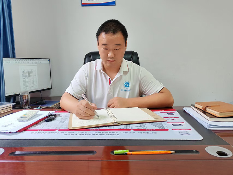 王安东照片 王安东照片