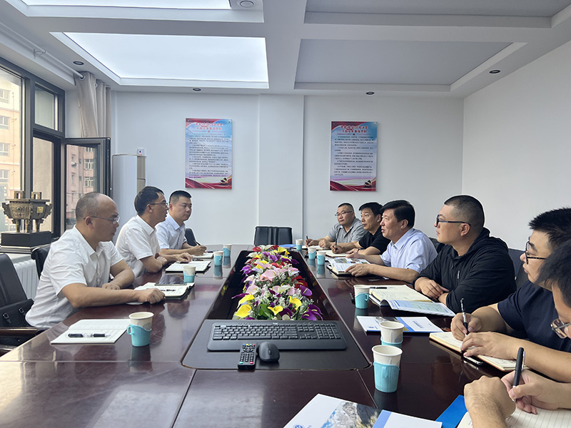 与阿勒泰地质大队交流座谈