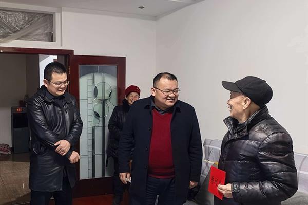 四大队组织开展新春慰问活动